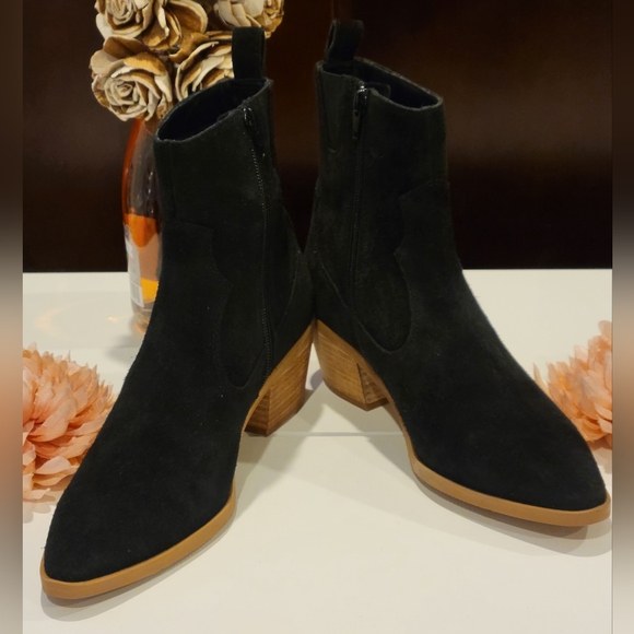 Western Ankle Boots/ LISA & VICKY/SIZE 7.5/BLACK SUEDE - Picture 2 of 4
